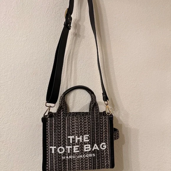 Marc Jacobs The Monogram Jacquard Small Tote Bag W/ Shoulder Strap - Picture 2 of 11